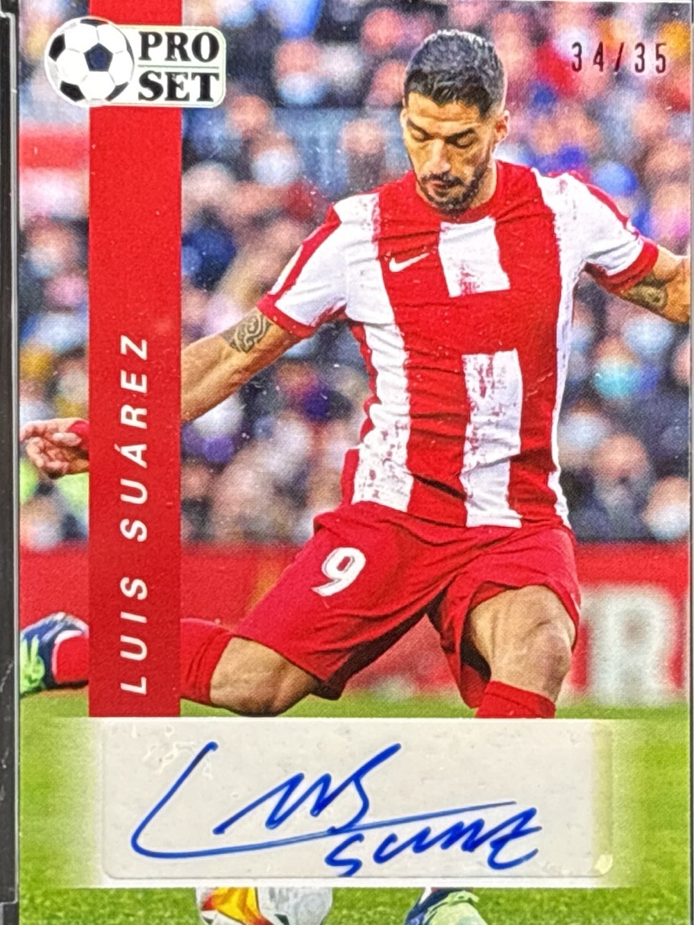 Pro Set Luis Suárez Signed Red Soccer Trading Card - LE 34/35